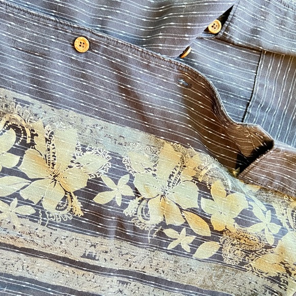 Tommy Bahama Men XL - Picture 6 of 9